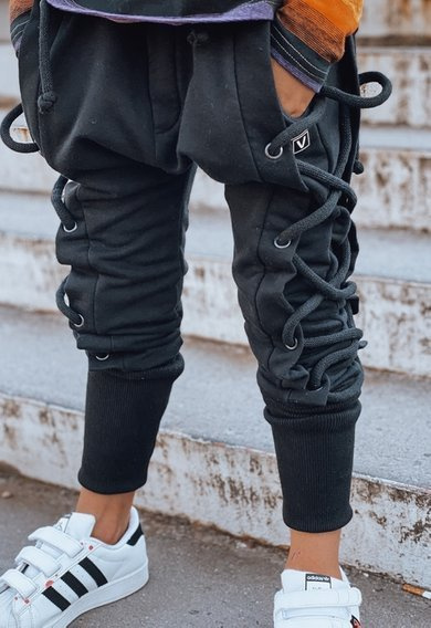 CZARNE JOGGERSY FUTURE